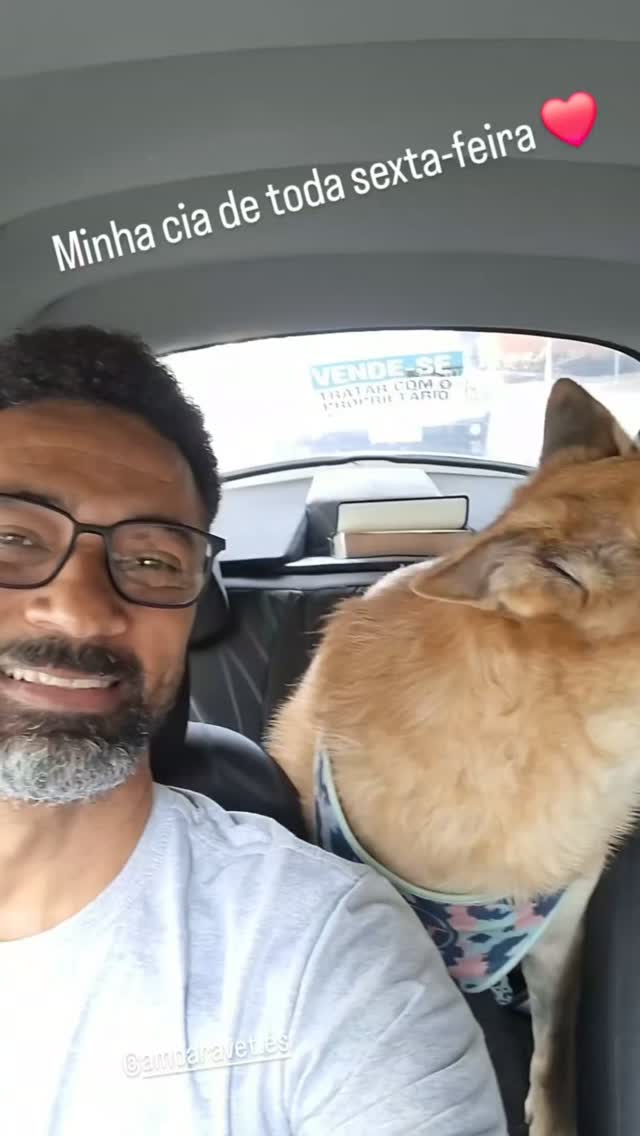 Dr. Wagner Borges ao lado de um cão